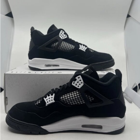 Nike Air Jordan 4 Retro ''White Thunder'' - Picture 2 of 6